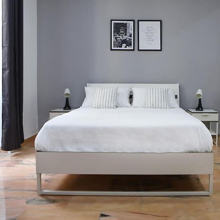 Modern Apartment At Piazza Del Gesu' By Wonderful Italy Naples Exterior photo