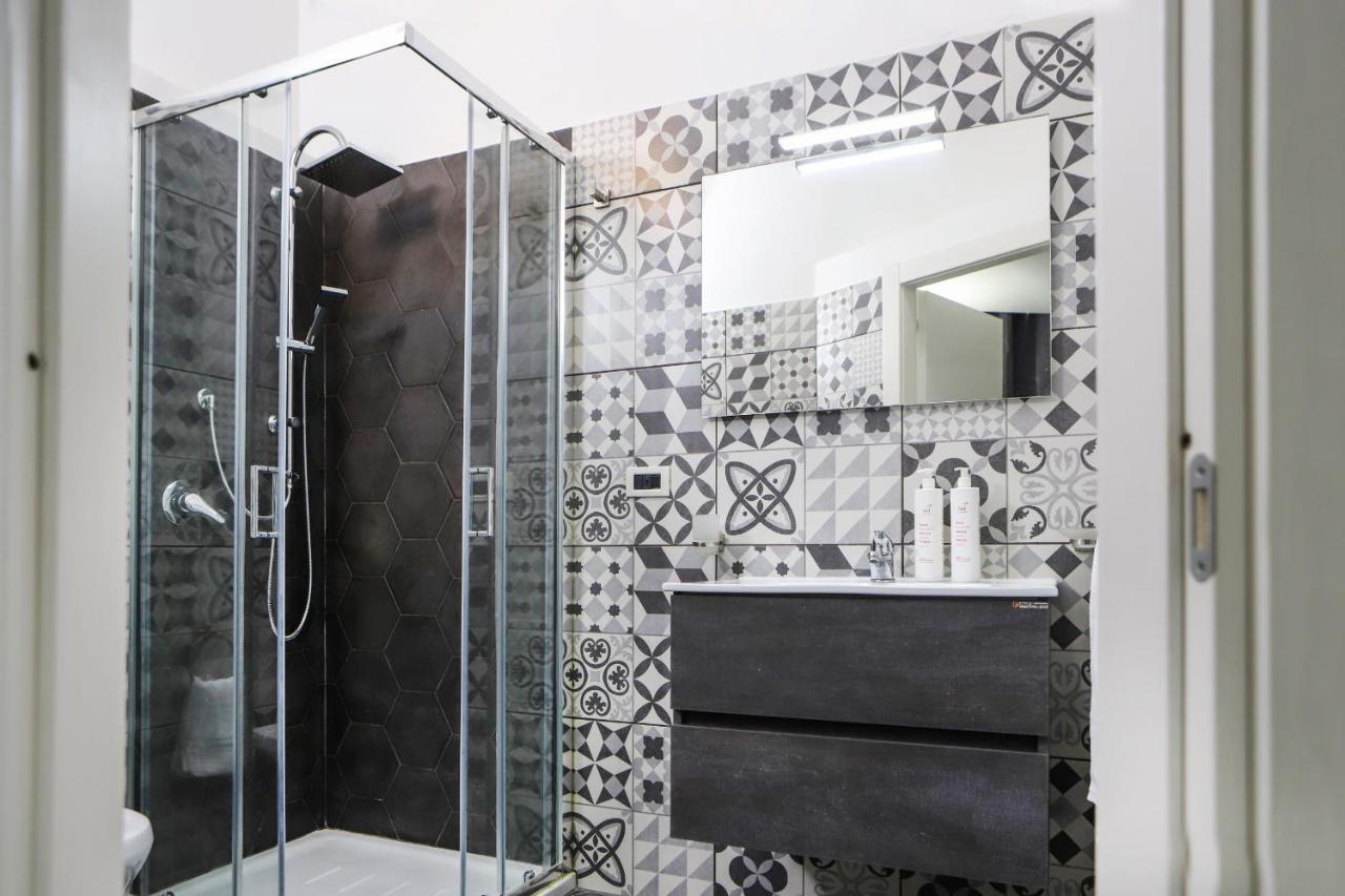 Modern Apartment At Piazza Del Gesu' By Wonderful Italy Naples Exterior photo