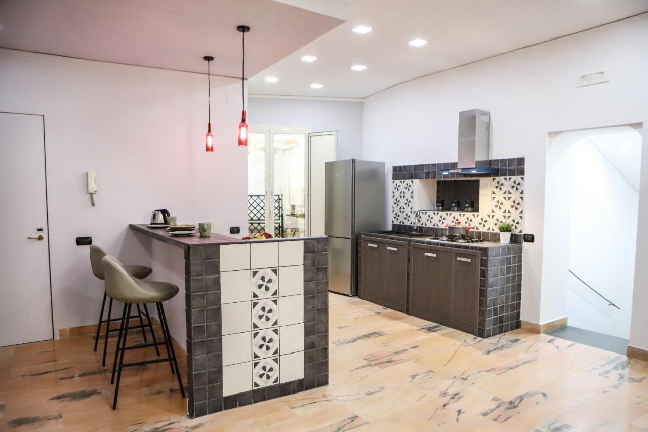 Modern Apartment At Piazza Del Gesu' By Wonderful Italy Naples Exterior photo