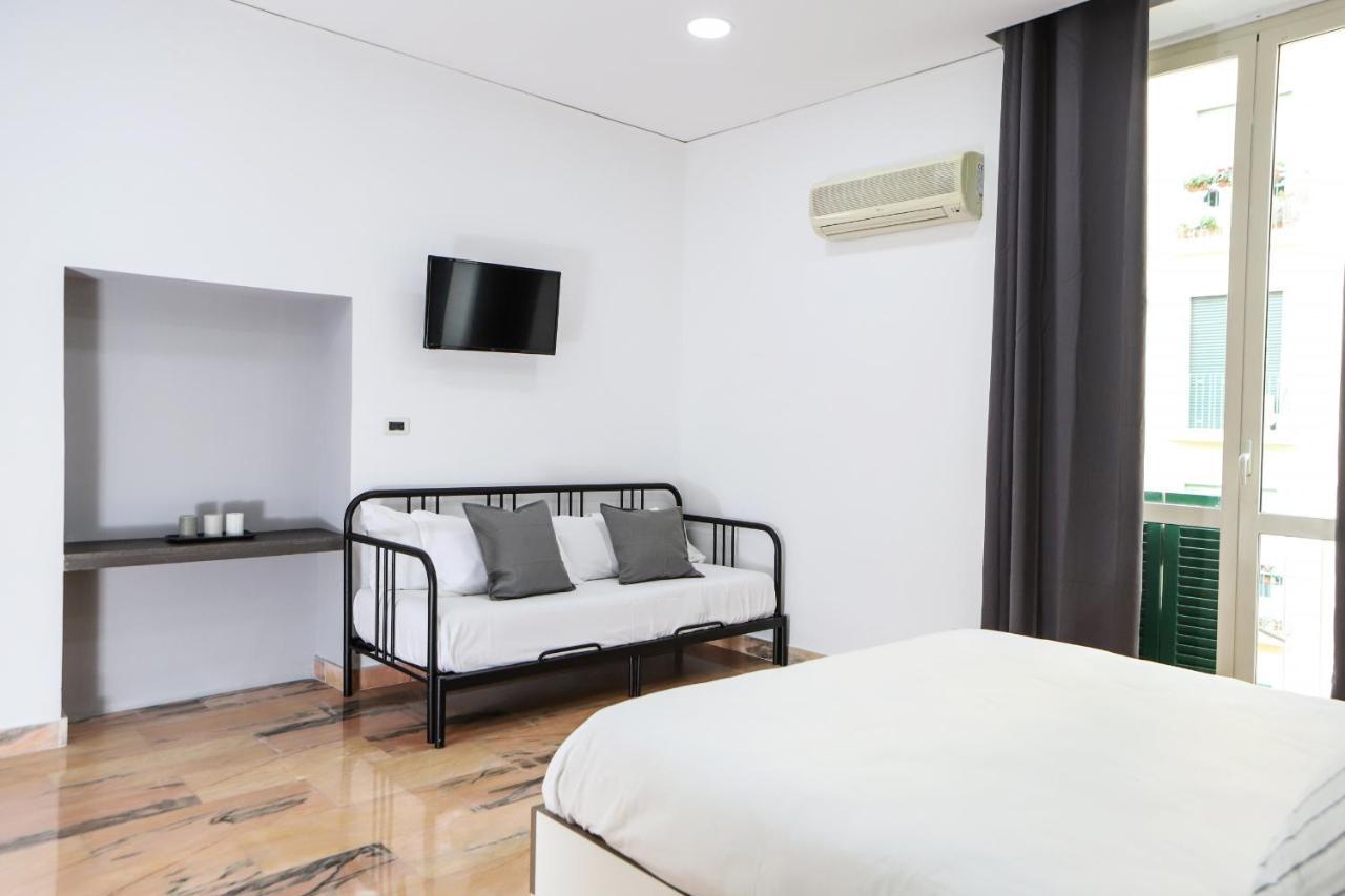 Modern Apartment At Piazza Del Gesu' By Wonderful Italy Naples Exterior photo