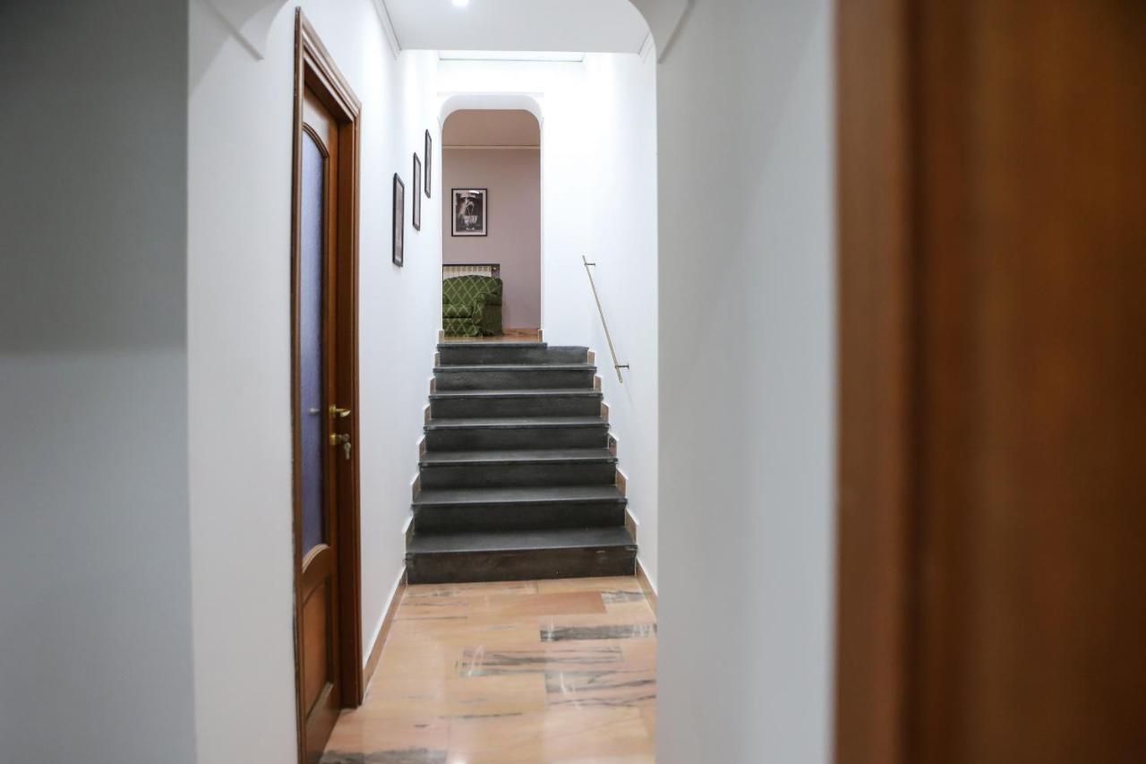 Modern Apartment At Piazza Del Gesu' By Wonderful Italy Naples Exterior photo