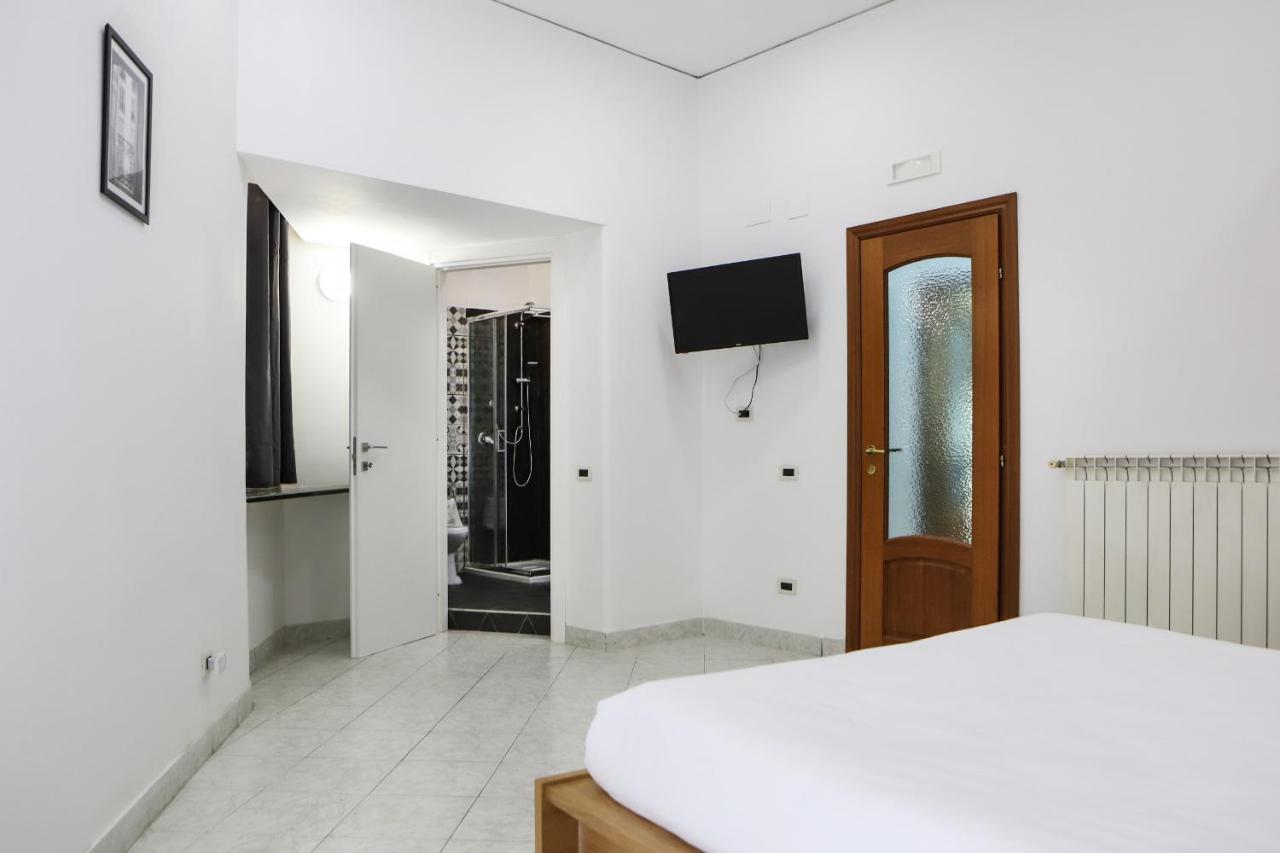 Modern Apartment At Piazza Del Gesu' By Wonderful Italy Naples Exterior photo
